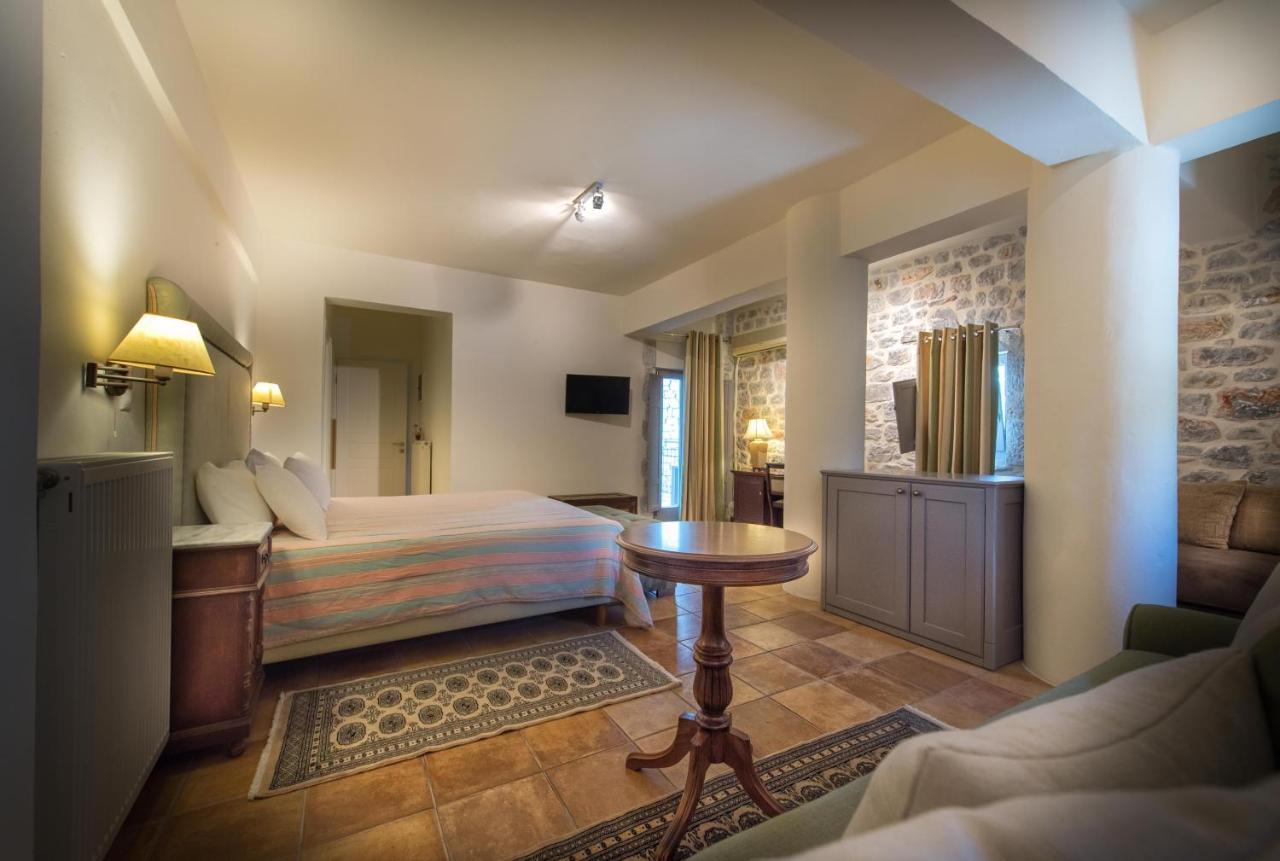 Kastro Maini Hotel Ареополис Екстериор снимка