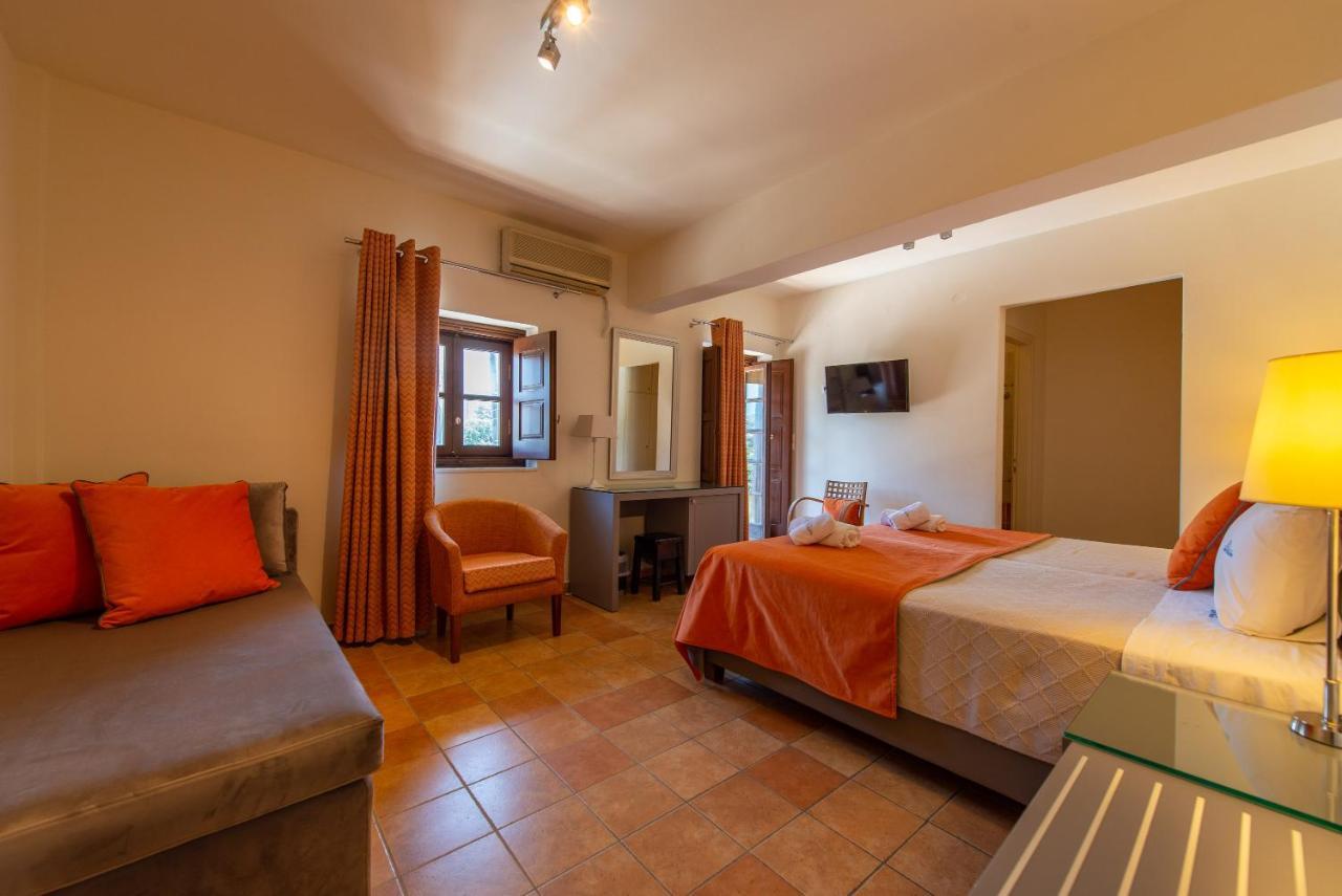 Kastro Maini Hotel Ареополис Екстериор снимка