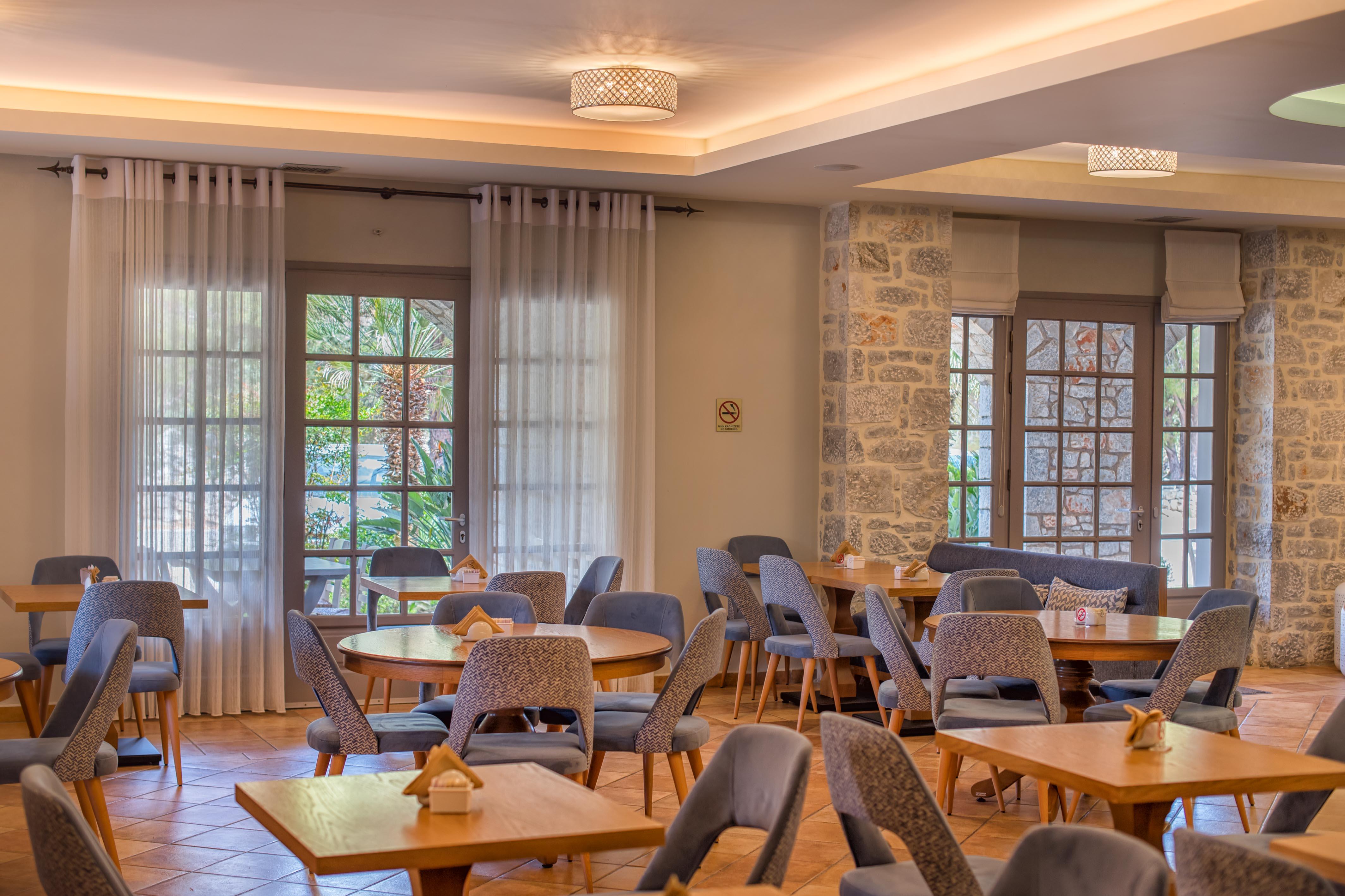 Kastro Maini Hotel Ареополис Екстериор снимка