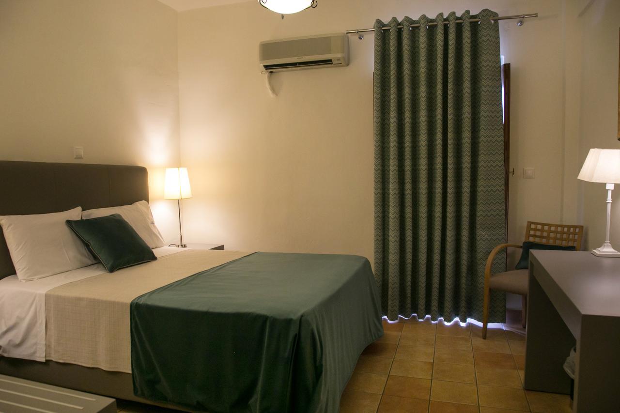 Kastro Maini Hotel Ареополис Екстериор снимка