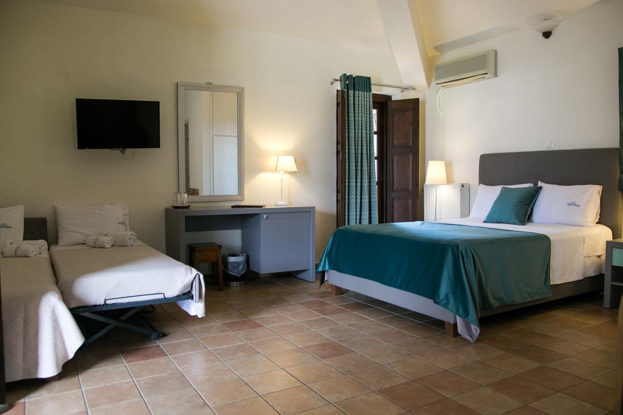 Kastro Maini Hotel Ареополис Екстериор снимка